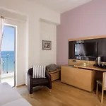 Elite Hotel 4*