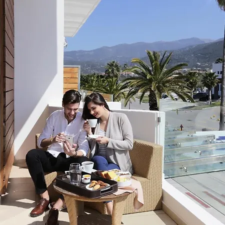 Elite Hotel 4*